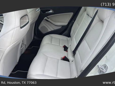 Used 2015 Mercedes-Benz GLA 250 4MATIC image 24