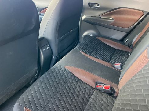 Used 2021 Nissan Kicks SR w/ Interior Electronics Package FWD image 5