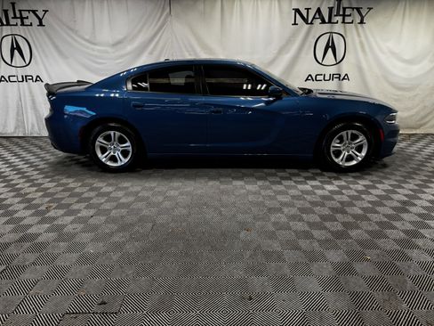 Used 2022 Dodge Charger SXT w/ Driver Convenience Group image 2