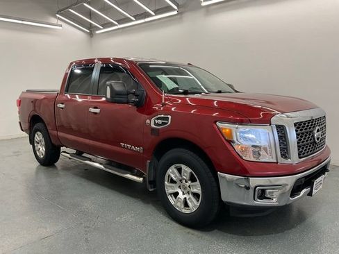 Used 2017 Nissan Titan SV AWD/4WD image 8