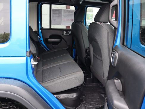 Used 2024 Jeep Wrangler Unlimited AWD/4WD image 9