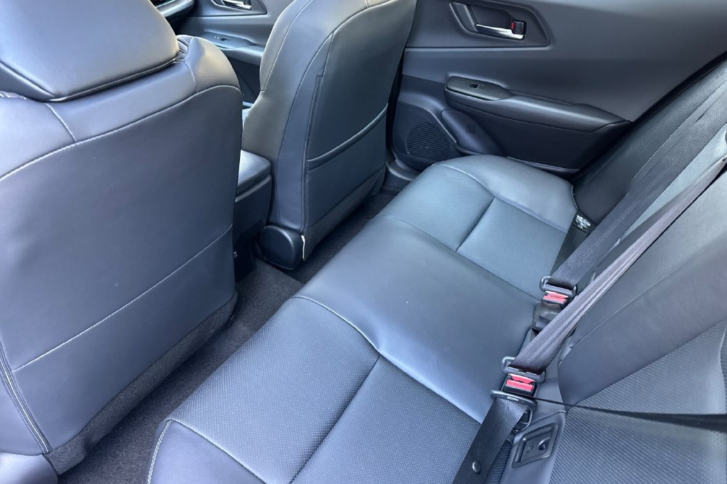 Certified 2025 Toyota Prius XLE FWD image 11
