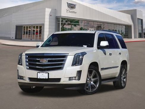 Used 2015 Cadillac Escalade Luxury image 1