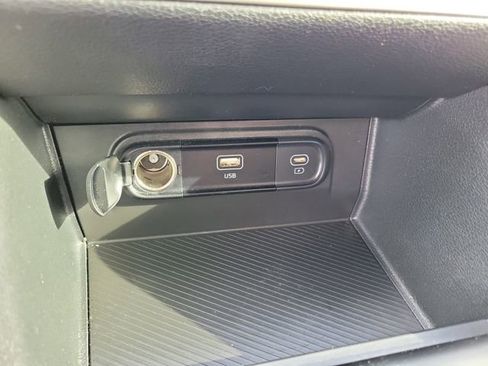 Used 2025 Kia Sportage LX FWD image 23