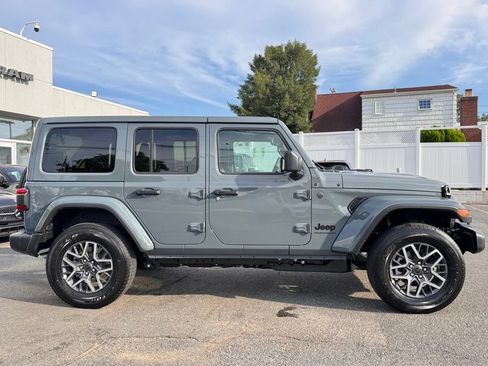 New 2026 Jeep Wrangler Unlimited Sahara w/ Safety Group AWD/4WD image 8
