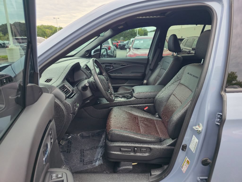 Used 2025 Honda Ridgeline Black Edition image 21