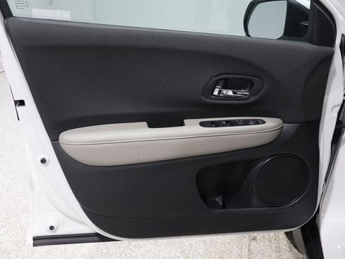 Used 2022 Honda HR-V LX image 13