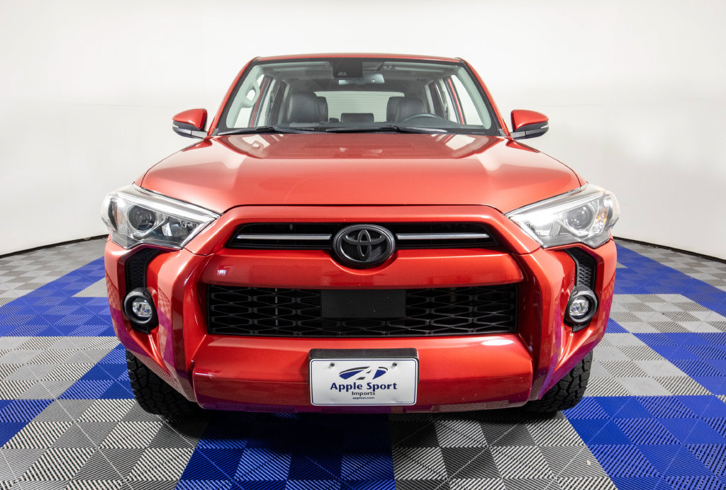 Used 2022 Toyota 4Runner SR5 Premium w/ Moonroof Package RWD image 3