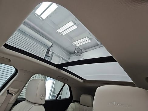 Used 2023 Buick Envision Avenir image 31