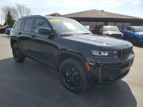 New 2026 Jeep Grand Cherokee Altitude AWD/4WD image 7