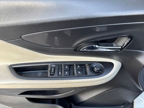 Used 2017 Buick Encore Essence image 15