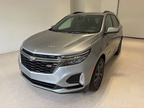 Used 2024 Chevrolet Equinox RS w/ LPO, Floor Liner Package FWD image 3