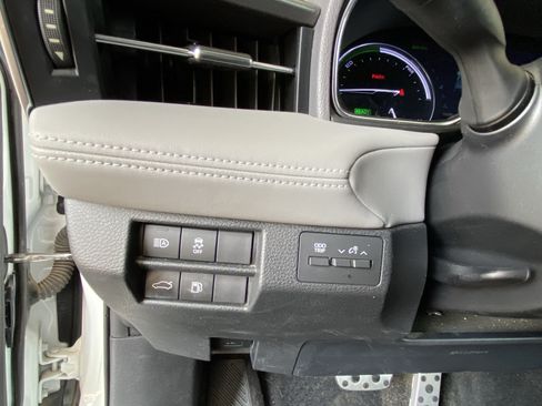 Used 2019 Toyota Avalon XSE w/ All Weather Liner Package FWD image 30