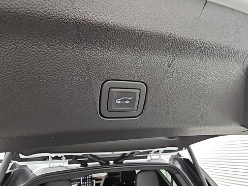 New 2026 GMC Yukon Denali w/ Sun & Power Step Package image 40