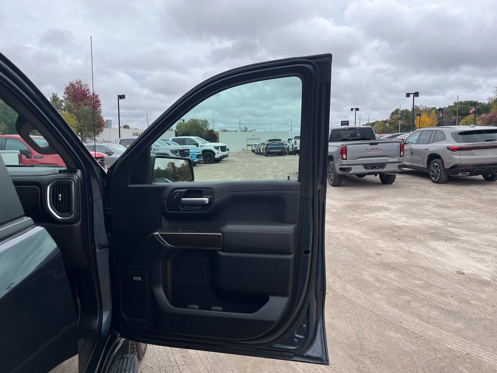 Used 2021 Chevrolet Silverado 1500 RST w/ Convenience Package II AWD/4WD image 34