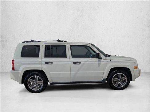Used 2008 Jeep Patriot Sport FWD image 4