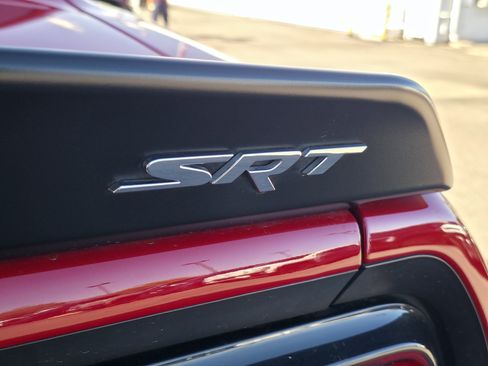 Used 2015 Dodge Challenger SRT Hellcat image 9