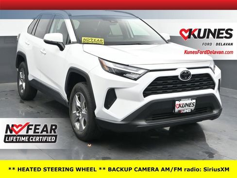 Used 2025 Toyota RAV4 XLE image 1