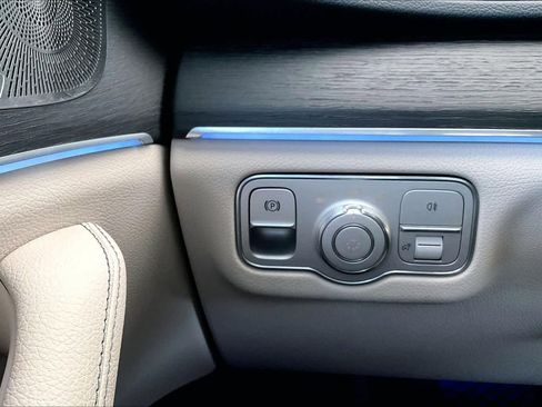 Certified 2025 Mercedes-Benz GLE 450 GLE 450 image 36