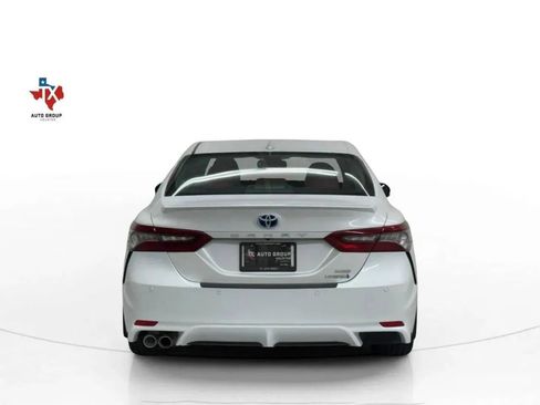 Used 2021 Toyota Camry XSE w/ Navigation Upgrade Package FWD image 8