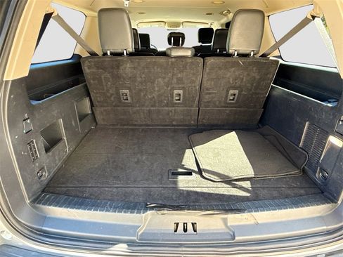 Used 2024 Ford Expedition Max XLT image 27