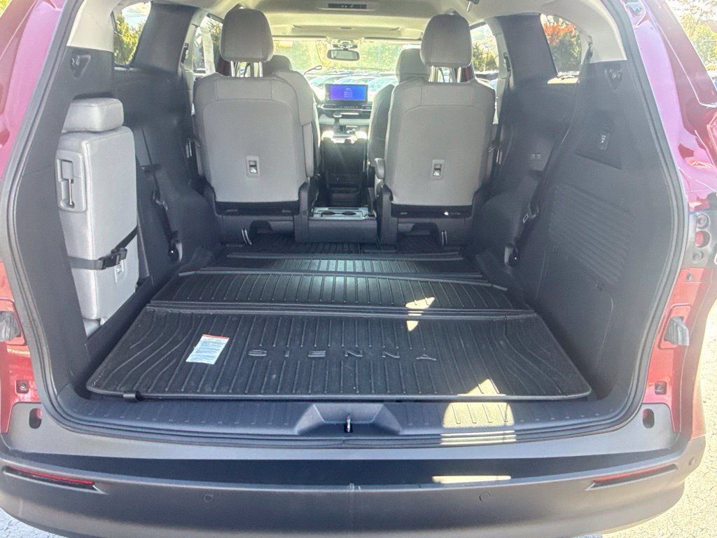 Used 2026 Toyota Sienna XLE FWD image 16