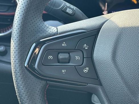 Used 2025 Chevrolet Trax RS image 11