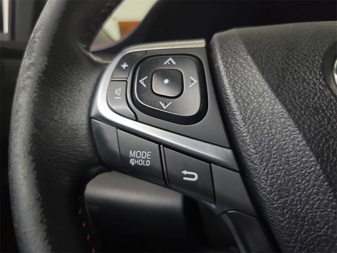 Used 2015 Toyota Camry SE image 19