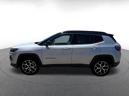 Used 2025 Jeep Compass Limited AWD/4WD image 9