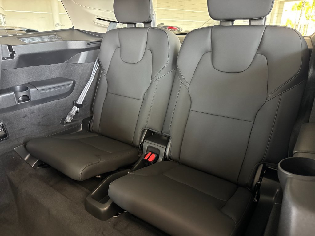 New 2026 Volvo XC90 T8 Plus AWD/4WD image 14