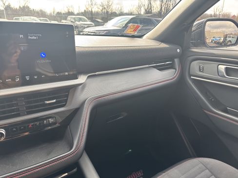 Used 2025 Ford Explorer ST-Line w/ ST-Line Street Pack image 23