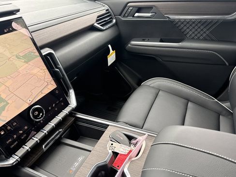 New 2026 GMC Acadia Denali w/ Super Cruise Package FWD image 24