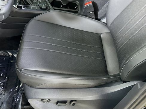 Certified 2023 Volkswagen Tiguan SE R-Line image 12