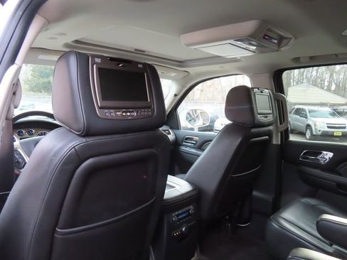 Used 2012 Cadillac Escalade Platinum image 21