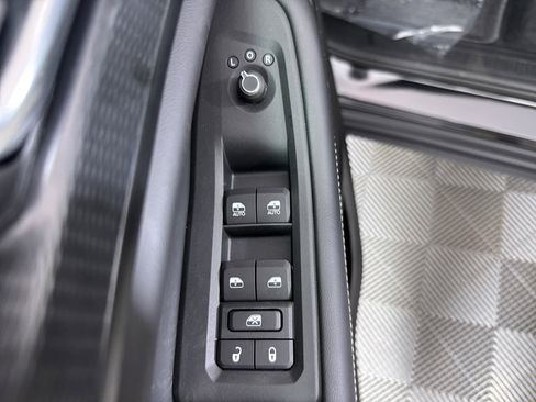 New 2025 Jeep Grand Cherokee Altitude image 26