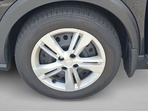 Used 2023 Nissan Kicks S FWD image 15