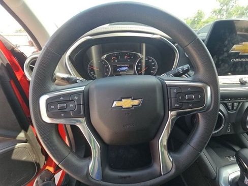 Used 2024 Chevrolet Blazer LT w/ Convenience Package FWD image 5