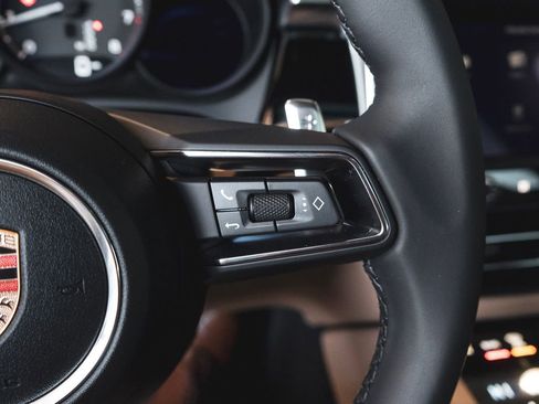 New 2025 Porsche Macan AWD/4WD image 21