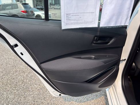 Used 2025 Toyota Corolla LE FWD image 39