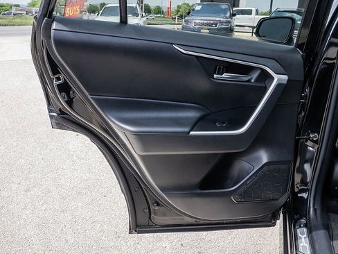 Used 2021 Toyota RAV4 XLE Premium FWD image 11