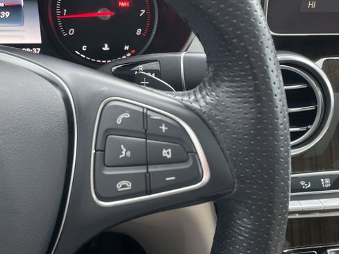 Used 2019 Mercedes-Benz GLC 300 image 29