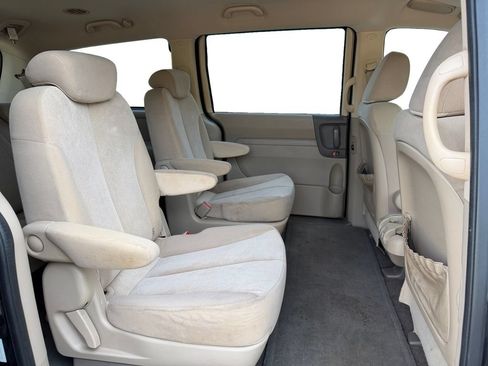 Used 2010 Kia Sedona LX FWD image 20