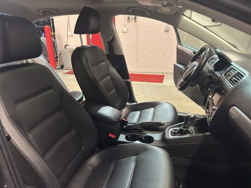 Used 2013 Volkswagen Jetta SE image 21