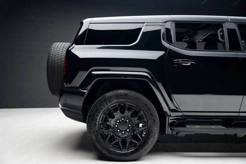 Used 2024 GMC Hummer EV 2X w/ LPO, Illumination Package AWD/4WD image 48