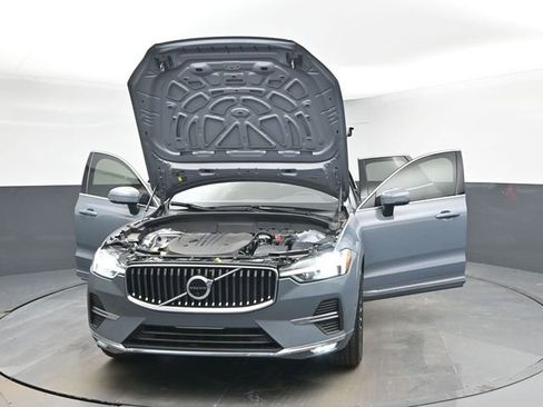 Used 2023 Volvo XC60 B5 Plus image 44