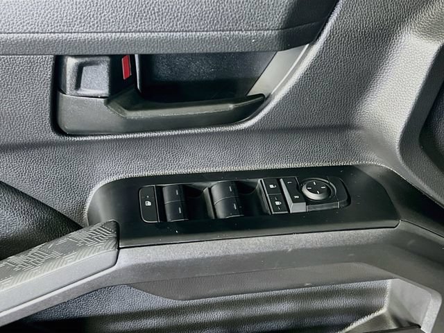 Used 2025 Toyota Tacoma SR5 AWD/4WD image 12