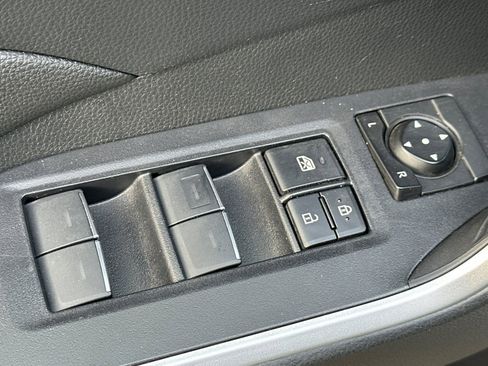 Used 2024 Toyota RAV4 SE image 12