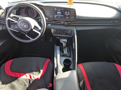 Certified 2023 Hyundai Elantra SEL image 15