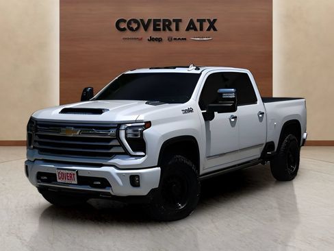 Used 2025 Chevrolet Silverado 2500 High Country w/ High Country Premium Package AWD/4WD image 1