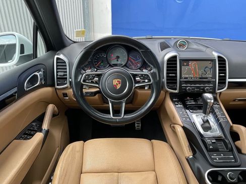 Used 2015 Porsche Cayenne S AWD/4WD image 4